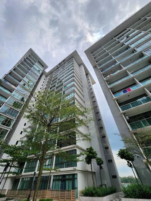 2-4 Pax Spacious Living @ Mount Austin, Jb #02 Johor Bahru Buitenkant foto